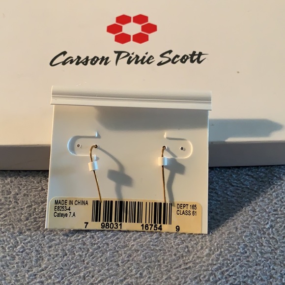 Studio works green necklace and earrings. - Picture 5 of 13